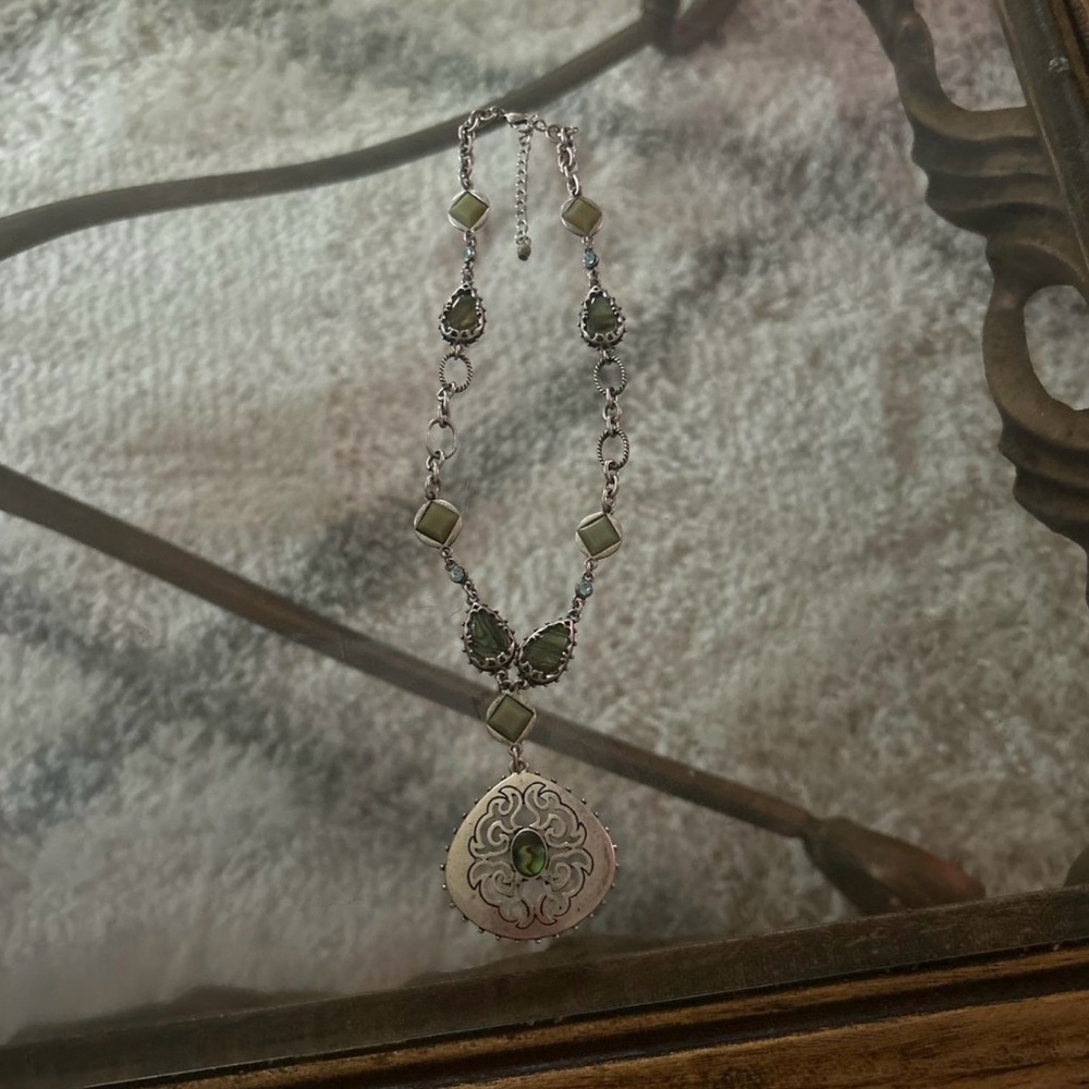 Elegant Silver and Green Pendant Necklace